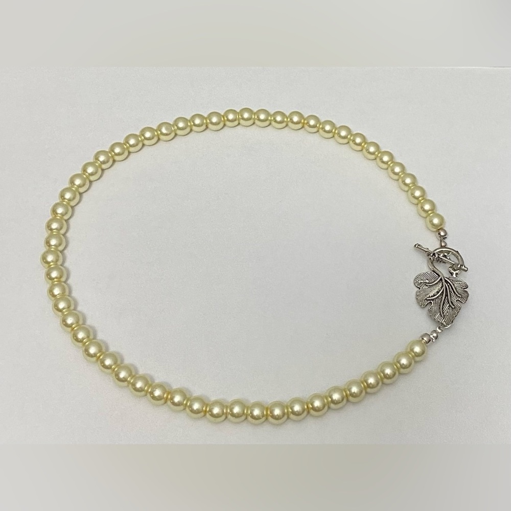 NEW Faux Pearl (glass) choker with fancy clasp
